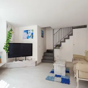 https://casa-vacanze-di-gio.taorminaitalyhotels.com